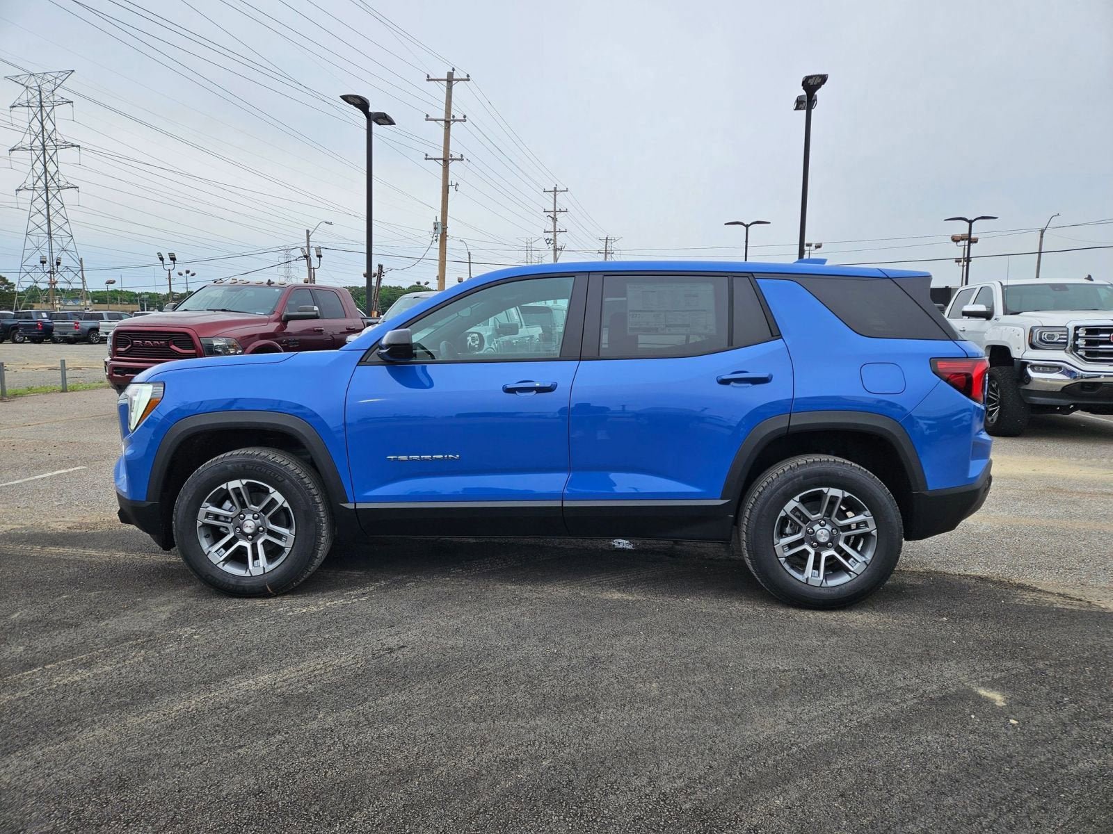 New 2026 GMC Terrain Elevation FWD image 2
