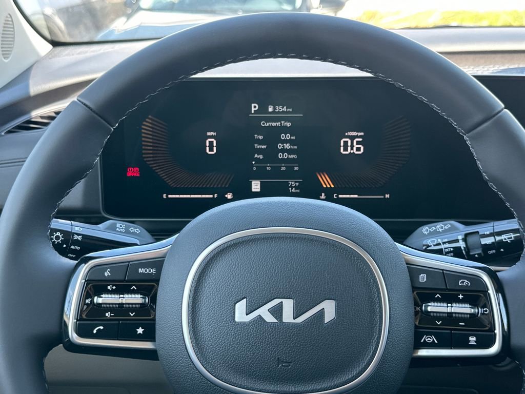 New 2026 Kia Carnival EX image 23