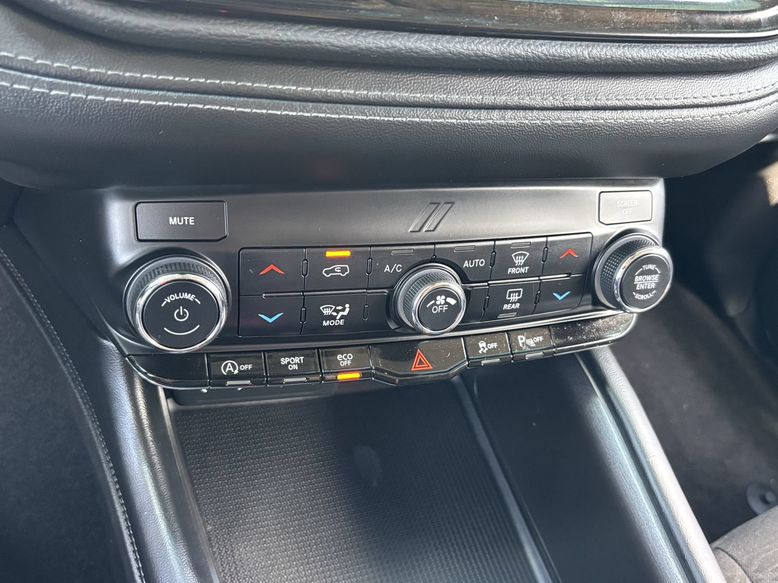 Used 2021 Dodge Durango SXT AWD/4WD image 30