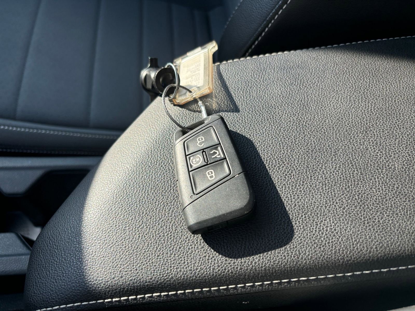 Used 2025 Volkswagen Jetta SE image 22