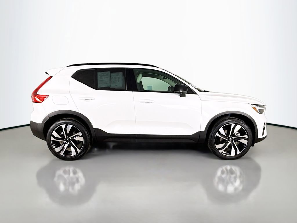 Certified 2026 Volvo XC40 B5 Ultra w/ Climate Package image 8