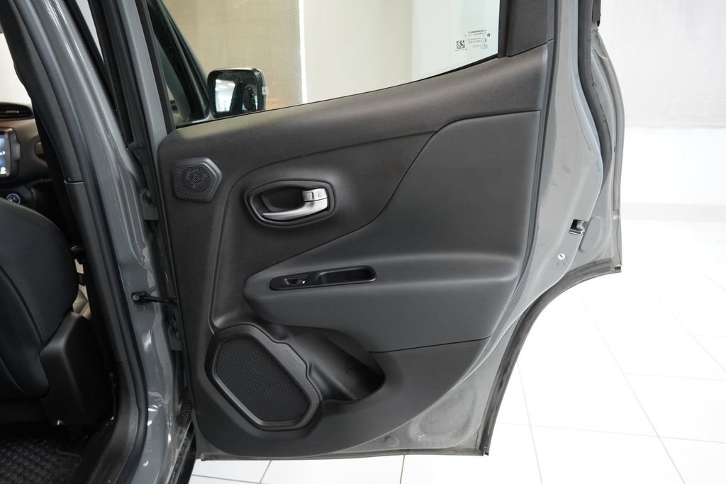 Used 2022 Jeep Renegade Limited w/ Sun, Sound & Wheels Group image 28