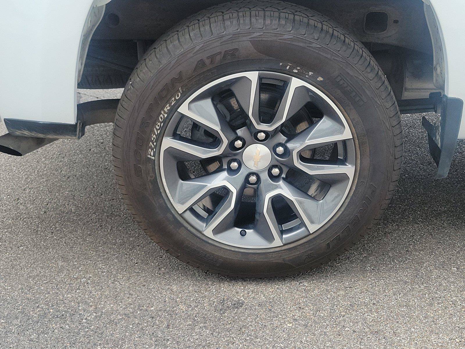 Used 2023 Chevrolet Silverado 1500 LT AWD/4WD image 7