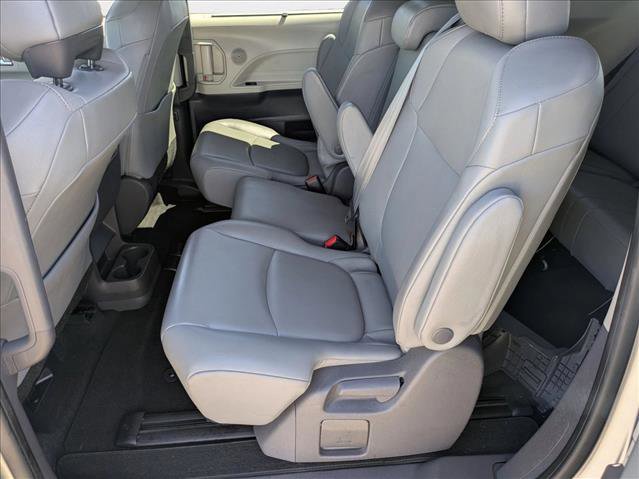 Used 2021 Toyota Sienna XLE w/ XLE Plus Package image 17