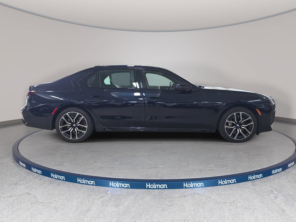 Used 2023 BMW 760i xDrive AWD/4WD image 6