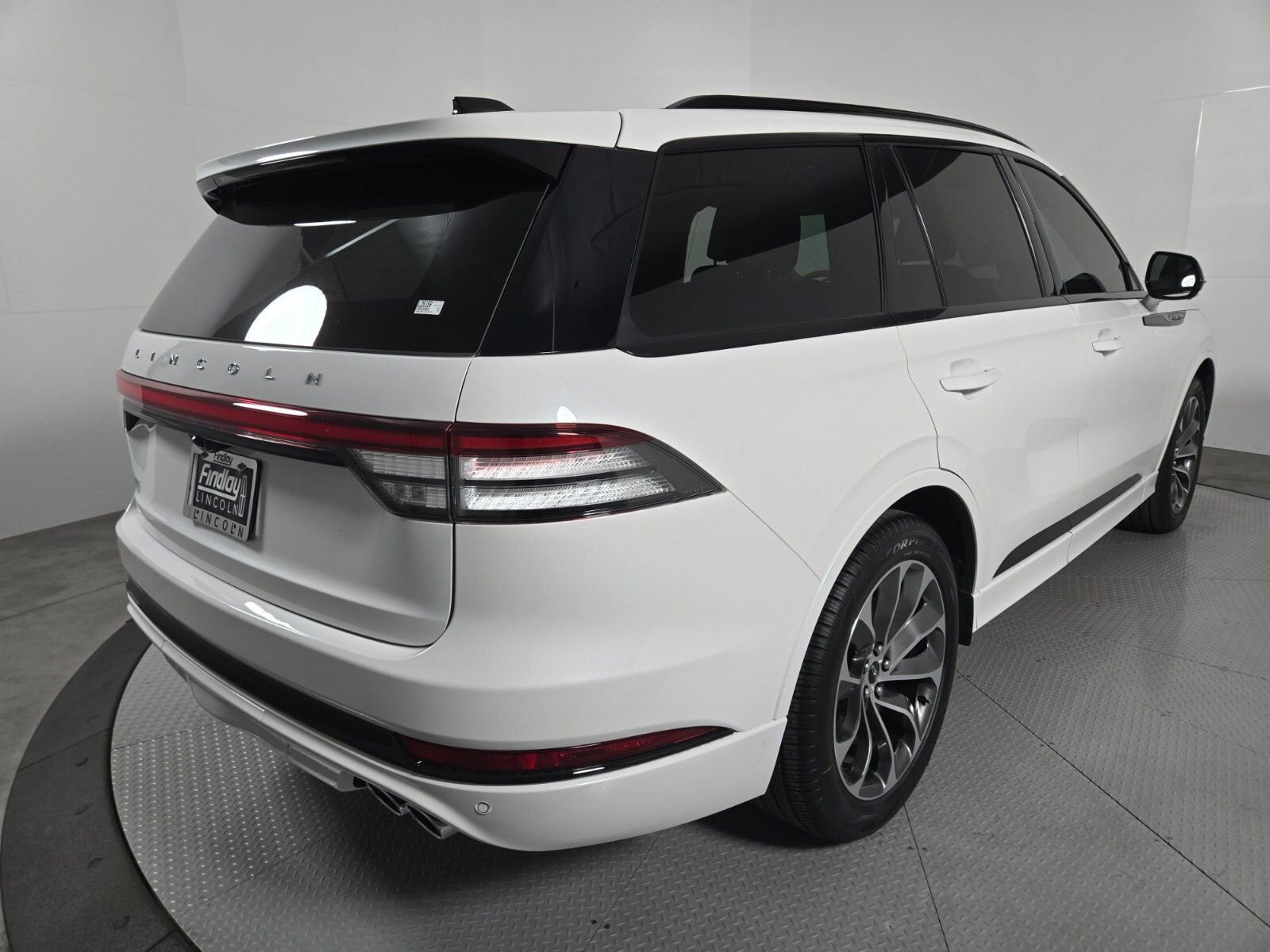 New 2026 Lincoln Aviator 2WD w/ Jet Appearance Package image 4