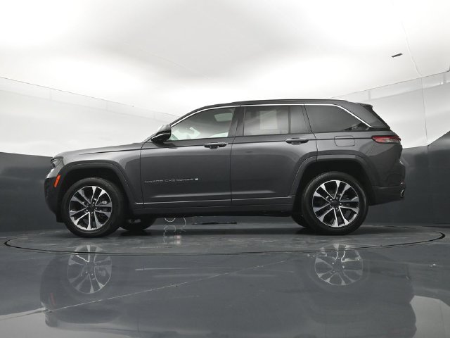 Used 2023 Jeep Grand Cherokee Overland AWD/4WD image 21