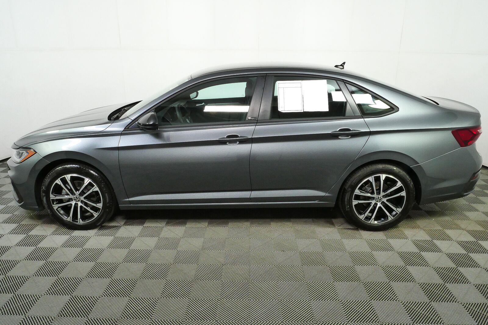 Certified 2025 Volkswagen Jetta Sport FWD image 24