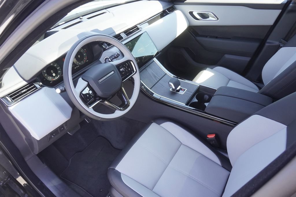 New 2026 Land Rover Range Rover Velar Dynamic SE image 18