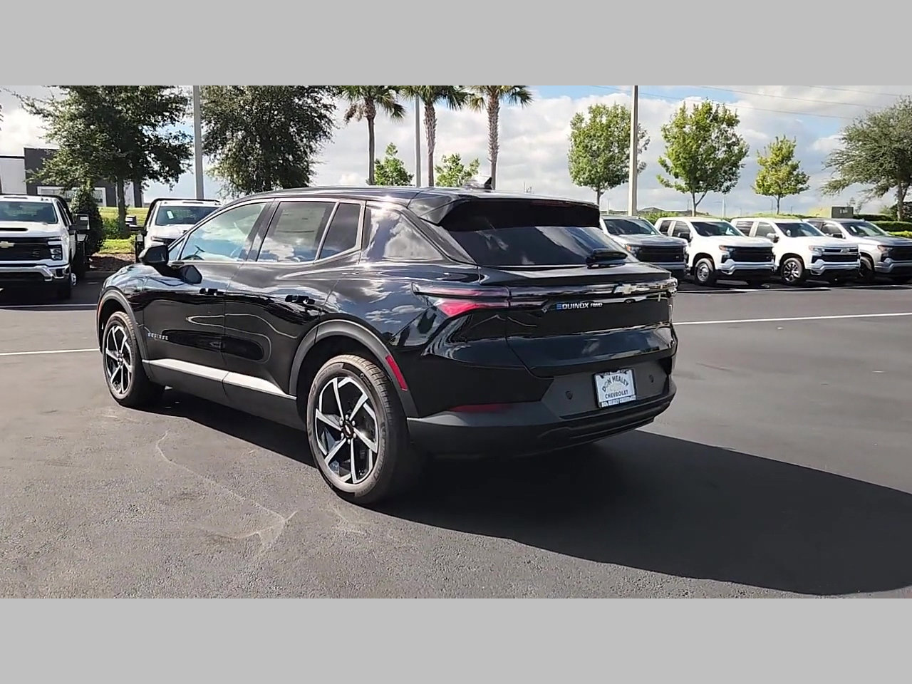 New 2026 Chevrolet Equinox EV LT image 18