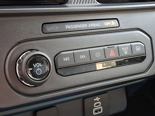 Used 2025 Ford Maverick XLT image 18