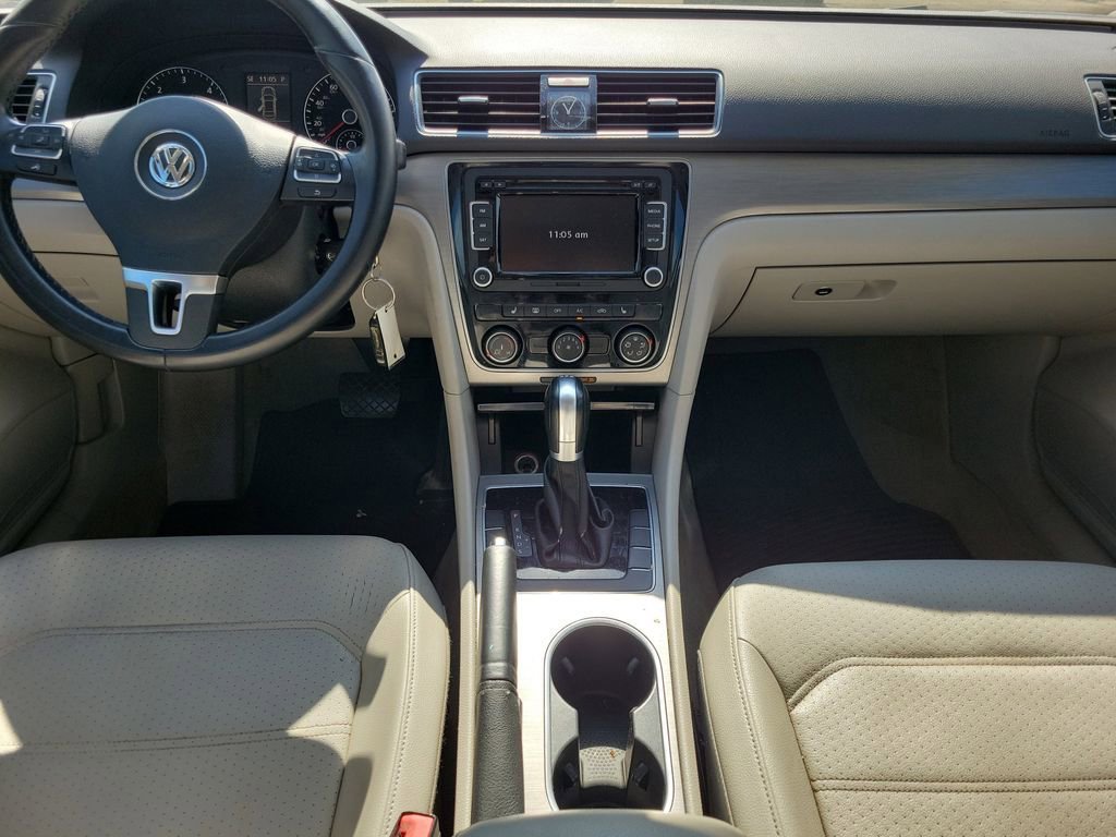 Used 2014 Volkswagen Passat TDI SE FWD image 12