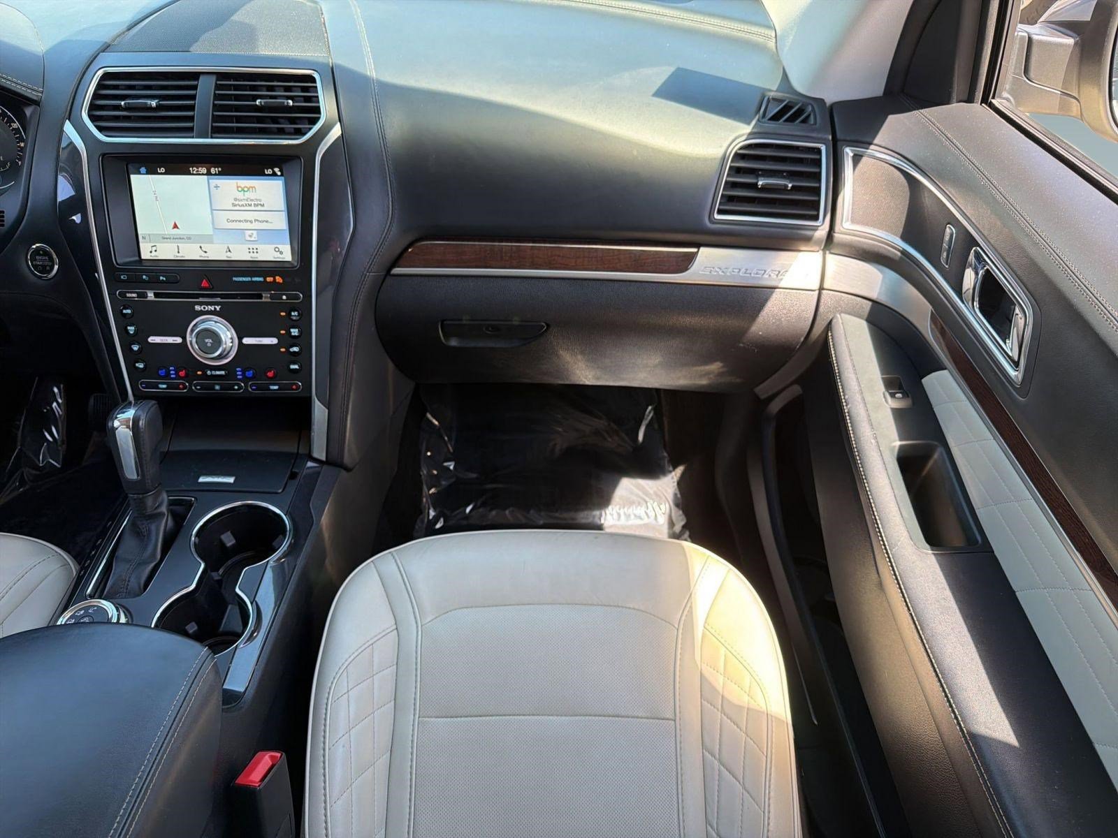 Used 2018 Ford Explorer Platinum AWD/4WD image 29