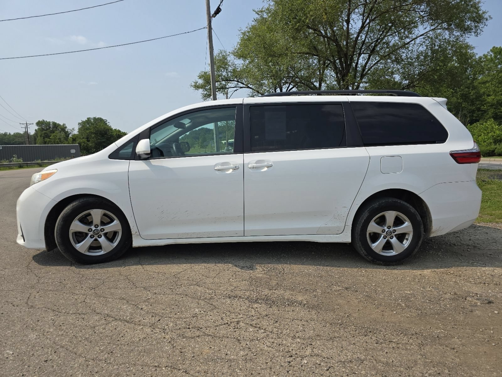 Used 2018 Toyota Sienna LE FWD image 15