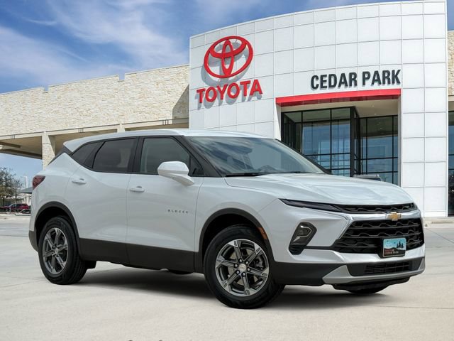 Used 2025 Chevrolet Blazer LT AWD/4WD image 1