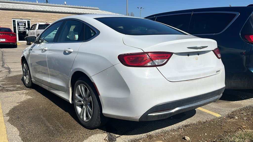 Used 2015 Chrysler 200 Limited FWD image 4