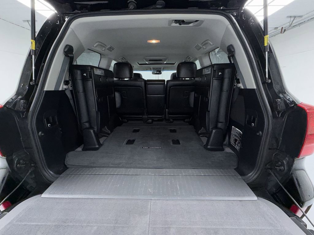 Used 2015 Toyota Land Cruiser image 13