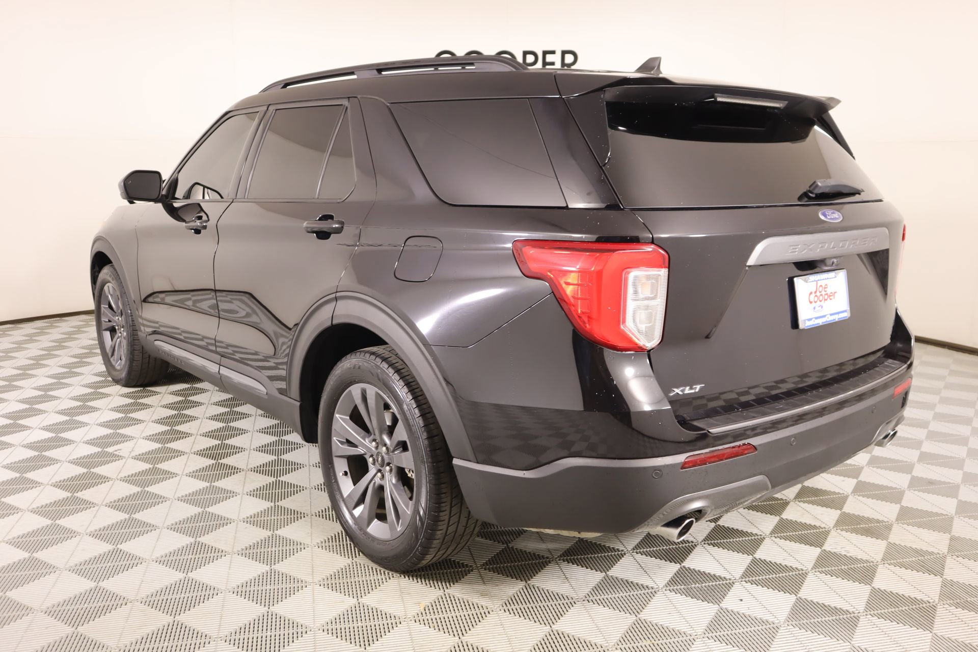 Used 2023 Ford Explorer XLT w/ Equipment Group 202A image 24