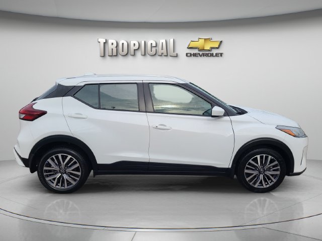 Used 2024 Nissan Kicks SV FWD image 6