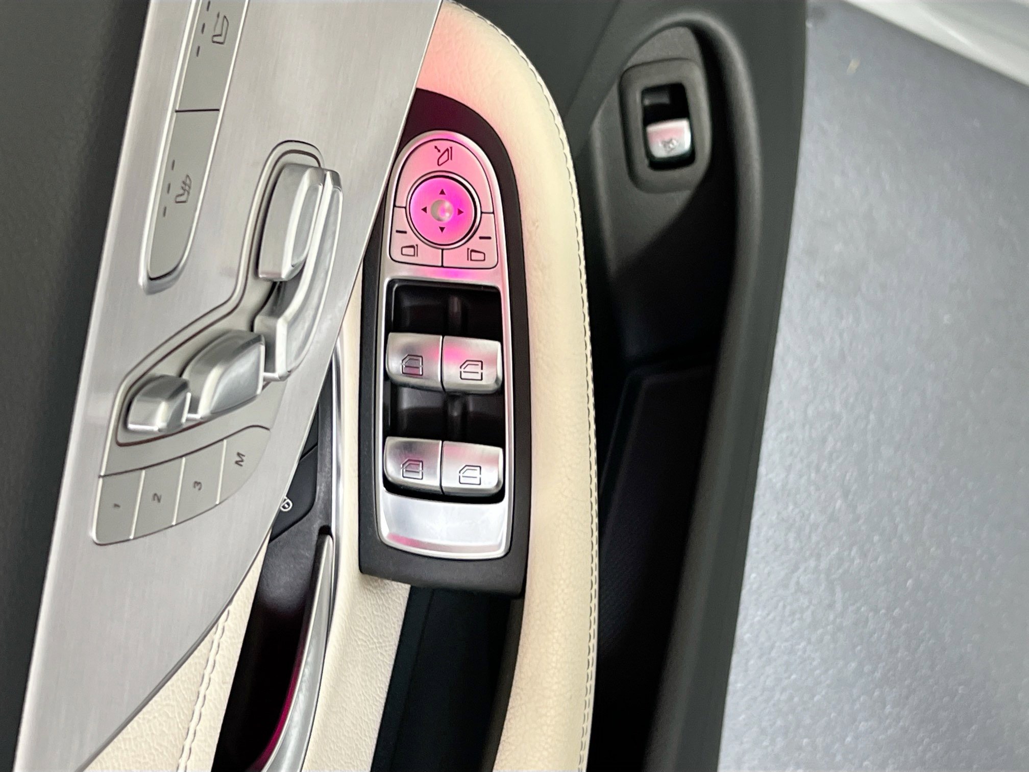 Used 2020 Mercedes-Benz C 300 4MATIC Cabriolet image 17