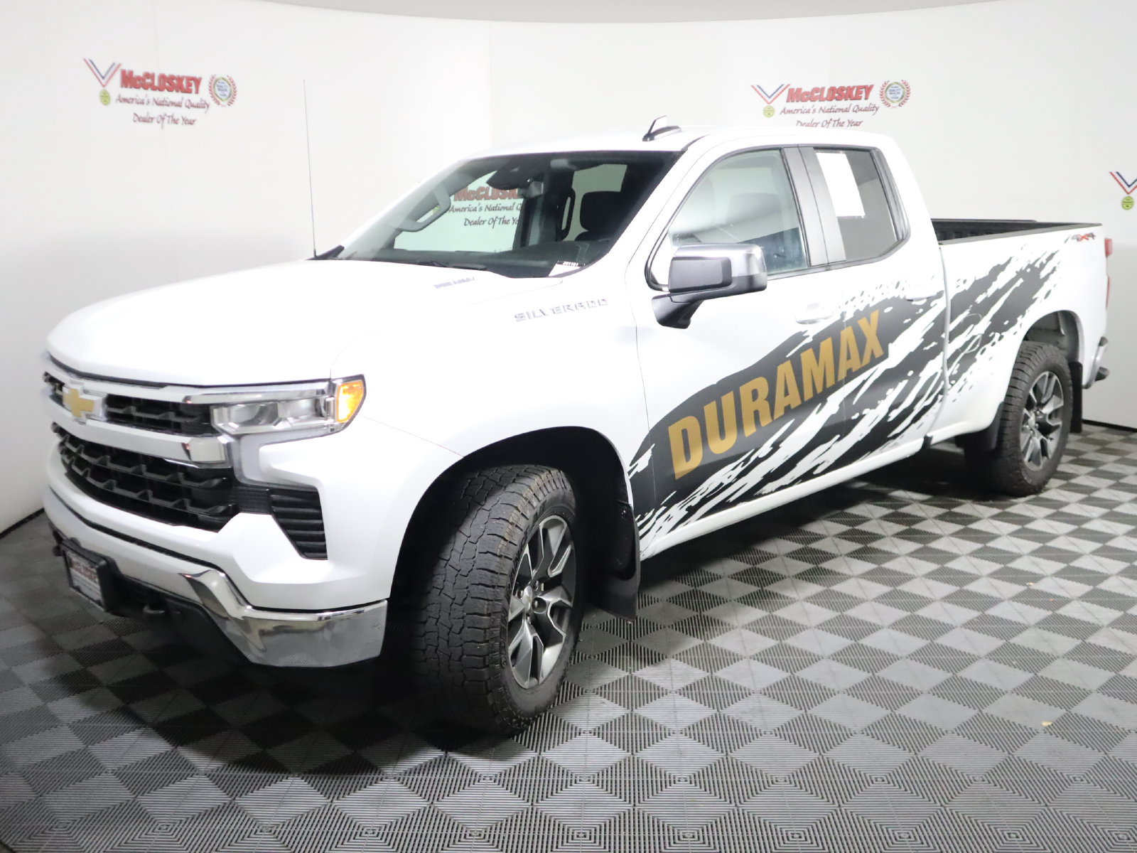 Used 2023 Chevrolet Silverado 1500 LT AWD/4WD image 13