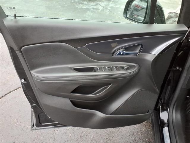 Used 2021 Buick Encore Preferred w/ Safety Package image 26