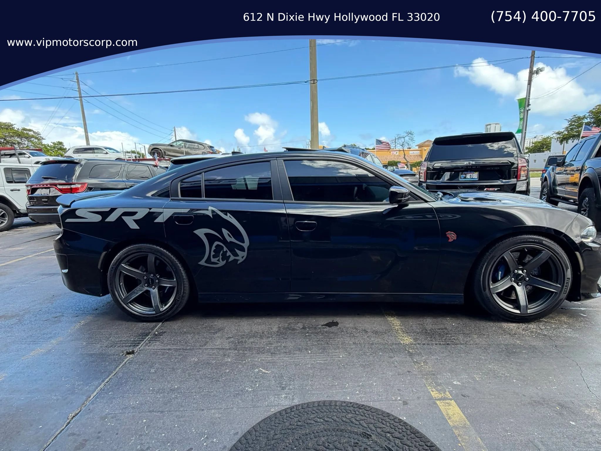 Used 2018 Dodge Charger SRT Hellcat w/ Harman/Kardon Audio Group RWD image 5