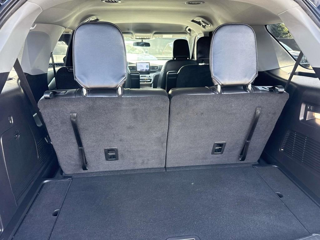 Certified 2022 Ford Explorer XLT w/ Equipment Group 202A image 9