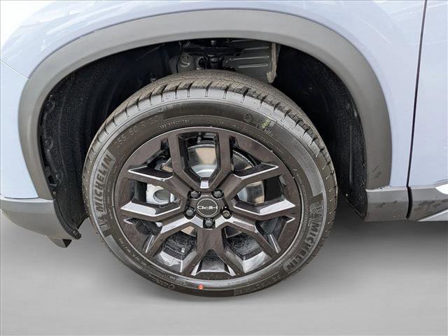 New 2025 Honda Pilot Touring image 10