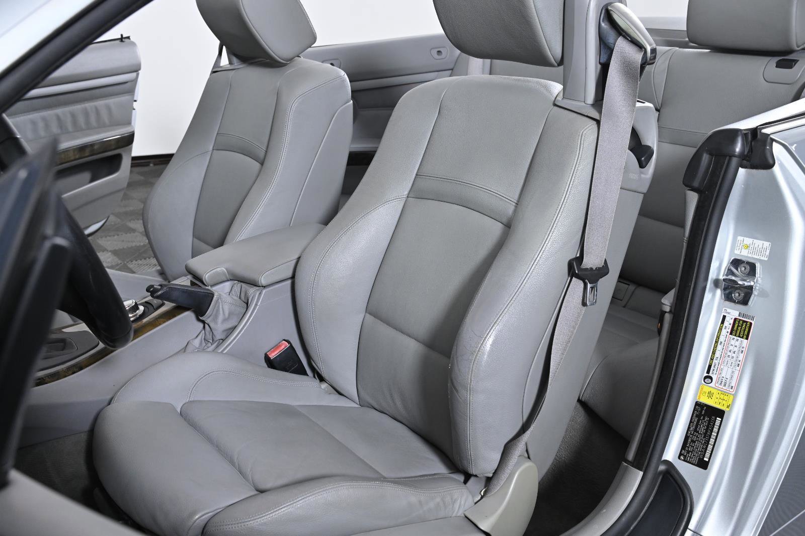 Used 2008 BMW 335i Convertible image 22