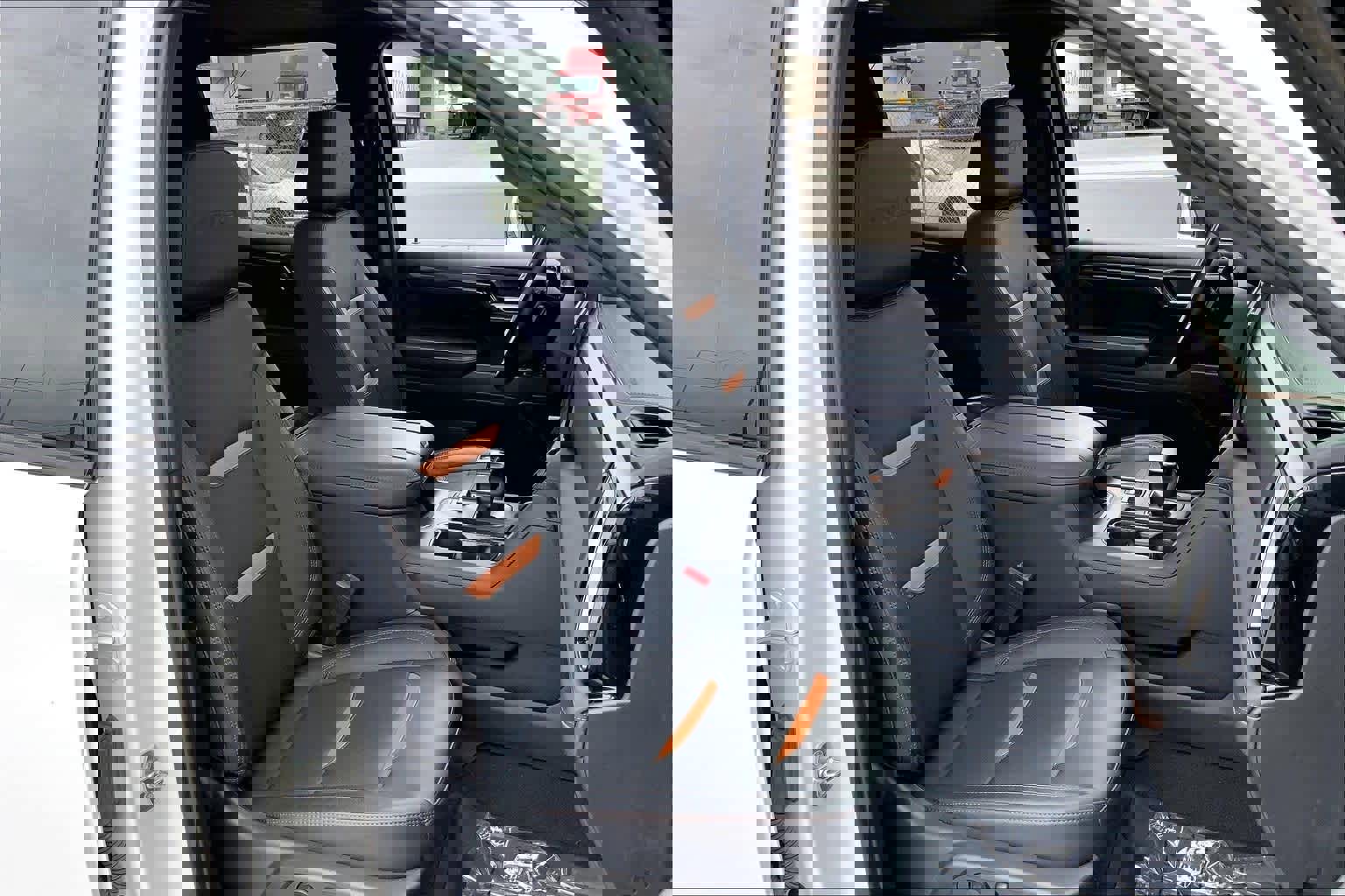 Used 2023 GMC Sierra 1500 AT4 w/ AT4 Premium Package image 14