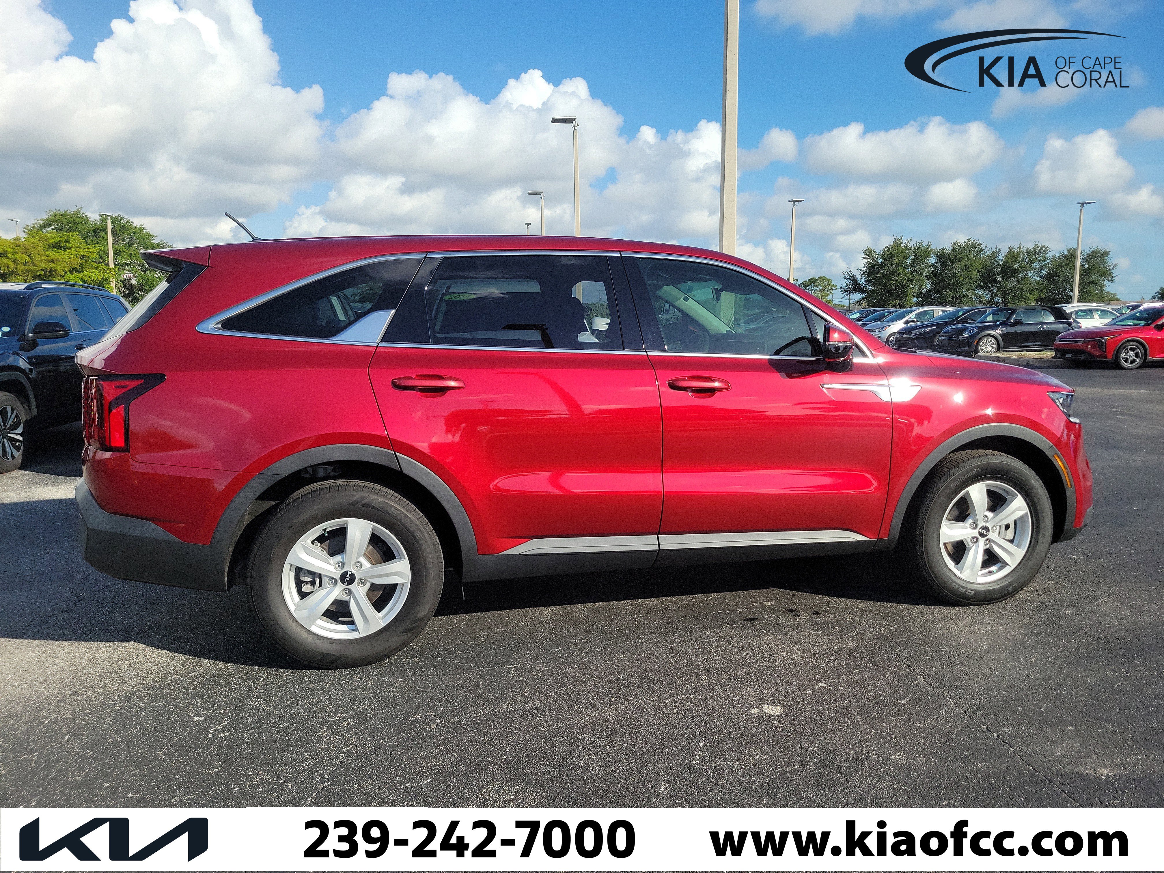 Certified 2023 Kia Sorento LX FWD image 7