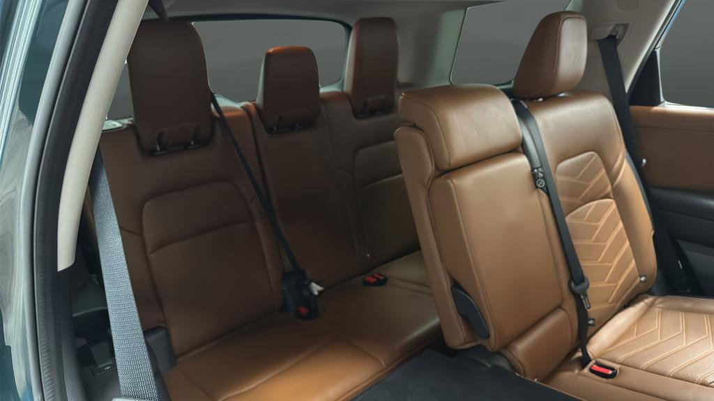 Used 2022 Nissan Pathfinder Platinum w/ Cargo Package AWD/4WD image 25