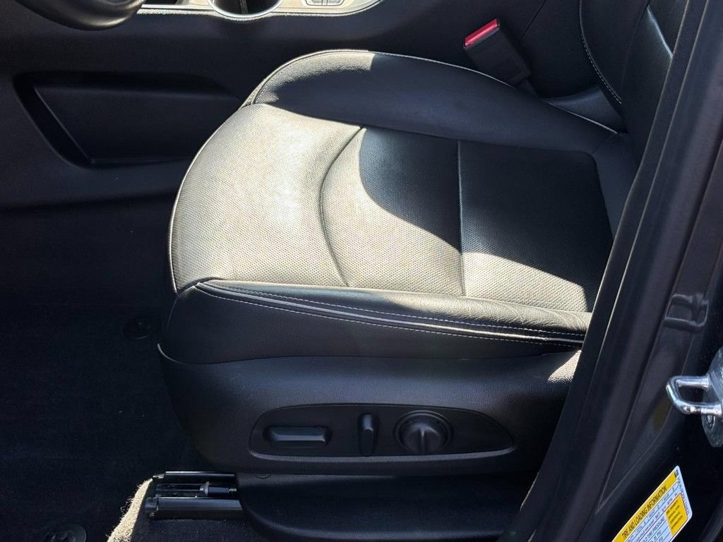 Used 2020 GMC Terrain Denali w/ Denali Premium Package FWD image 14