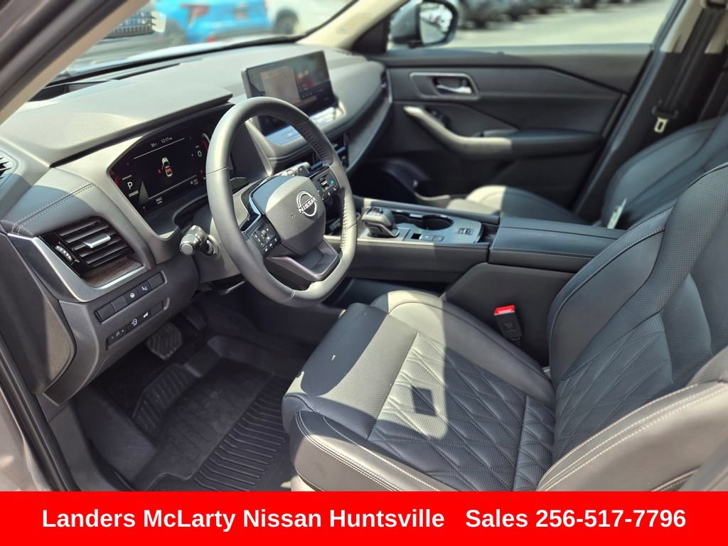 Used 2025 Nissan Rogue Platinum w/ Tech Package FWD image 17