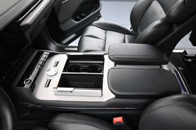 Used 2025 Lincoln Navigator L Reserve AWD/4WD image 18