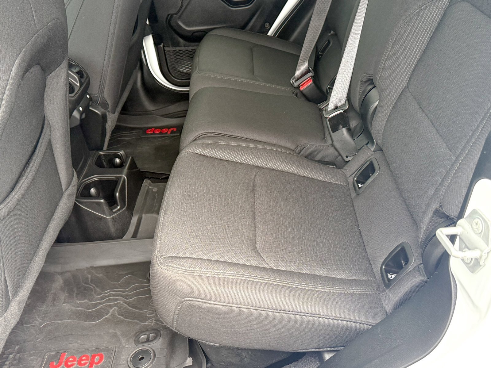 Used 2022 Jeep Gladiator Sport image 19