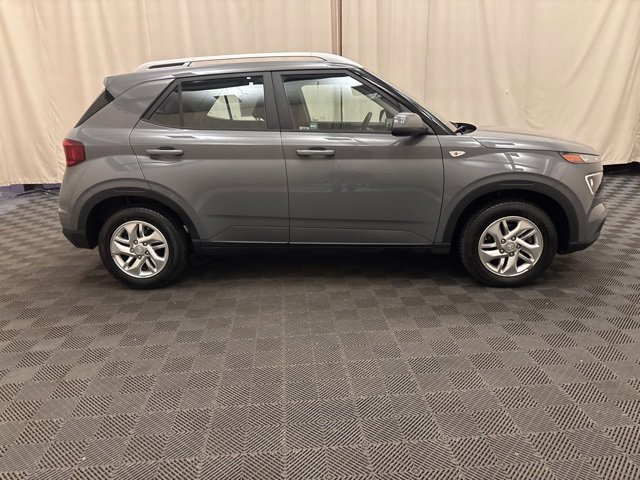 Used 2020 Hyundai Venue SEL image 4