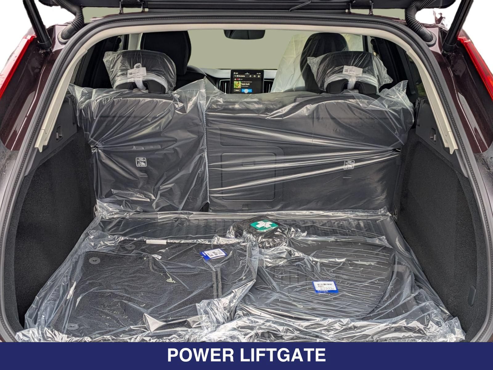 New 2026 Volvo XC60 B5 Plus w/ Protection Package Premier AWD/4WD image 24