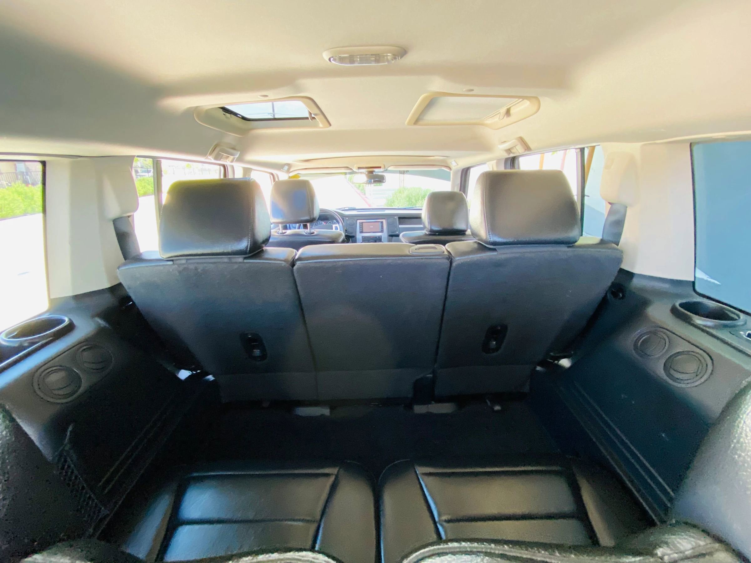 Used 2010 Jeep Commander Sport w/ Sun/Sound Group RWD image 19