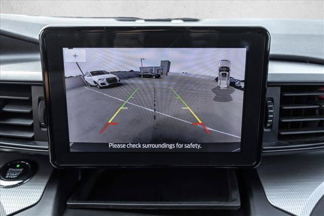Used 2020 Ford Explorer XLT w/ Comfort Package AWD/4WD image 16