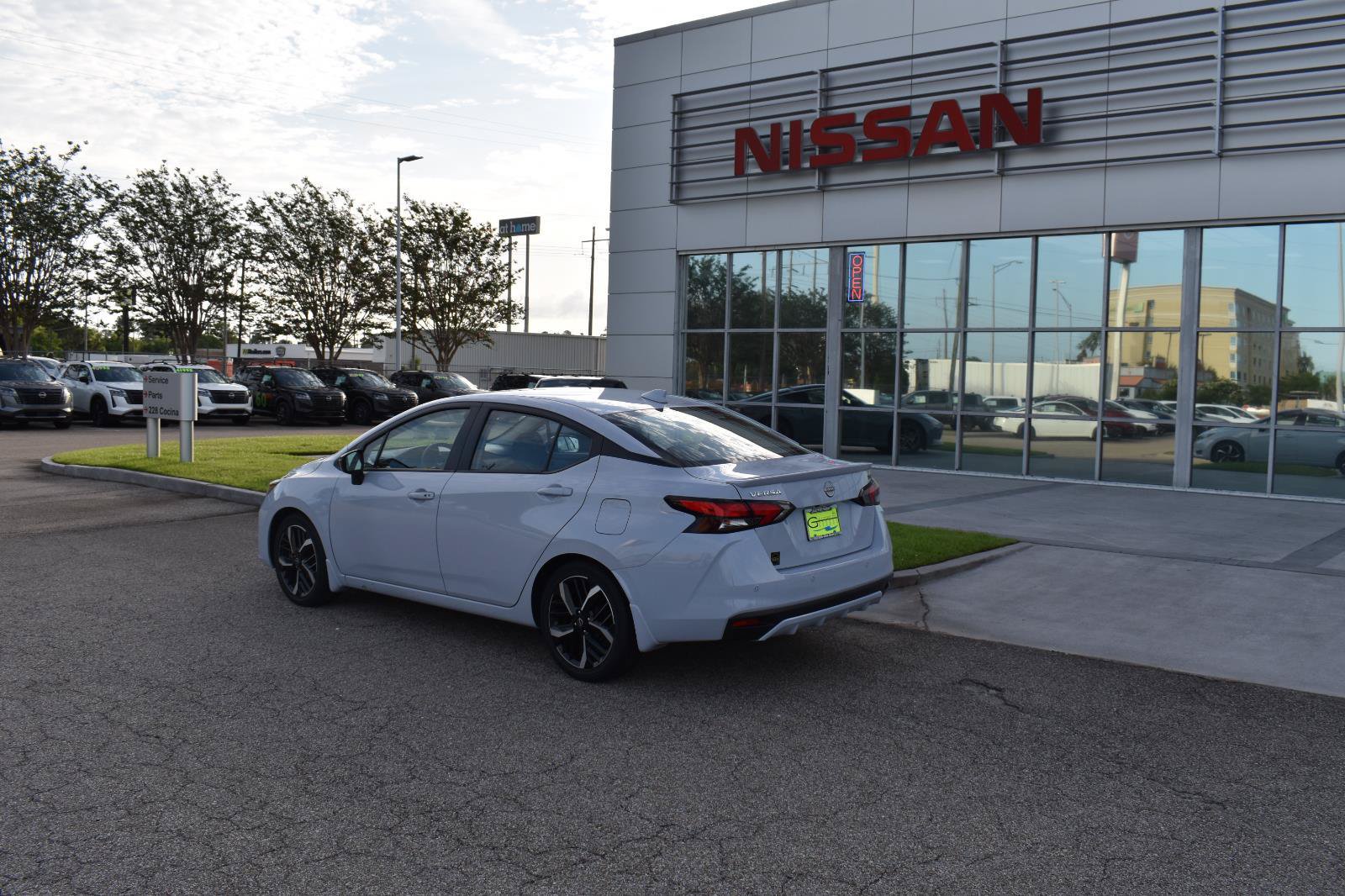 Used 2023 Nissan Versa SR w/ Trunk Package FWD image 6