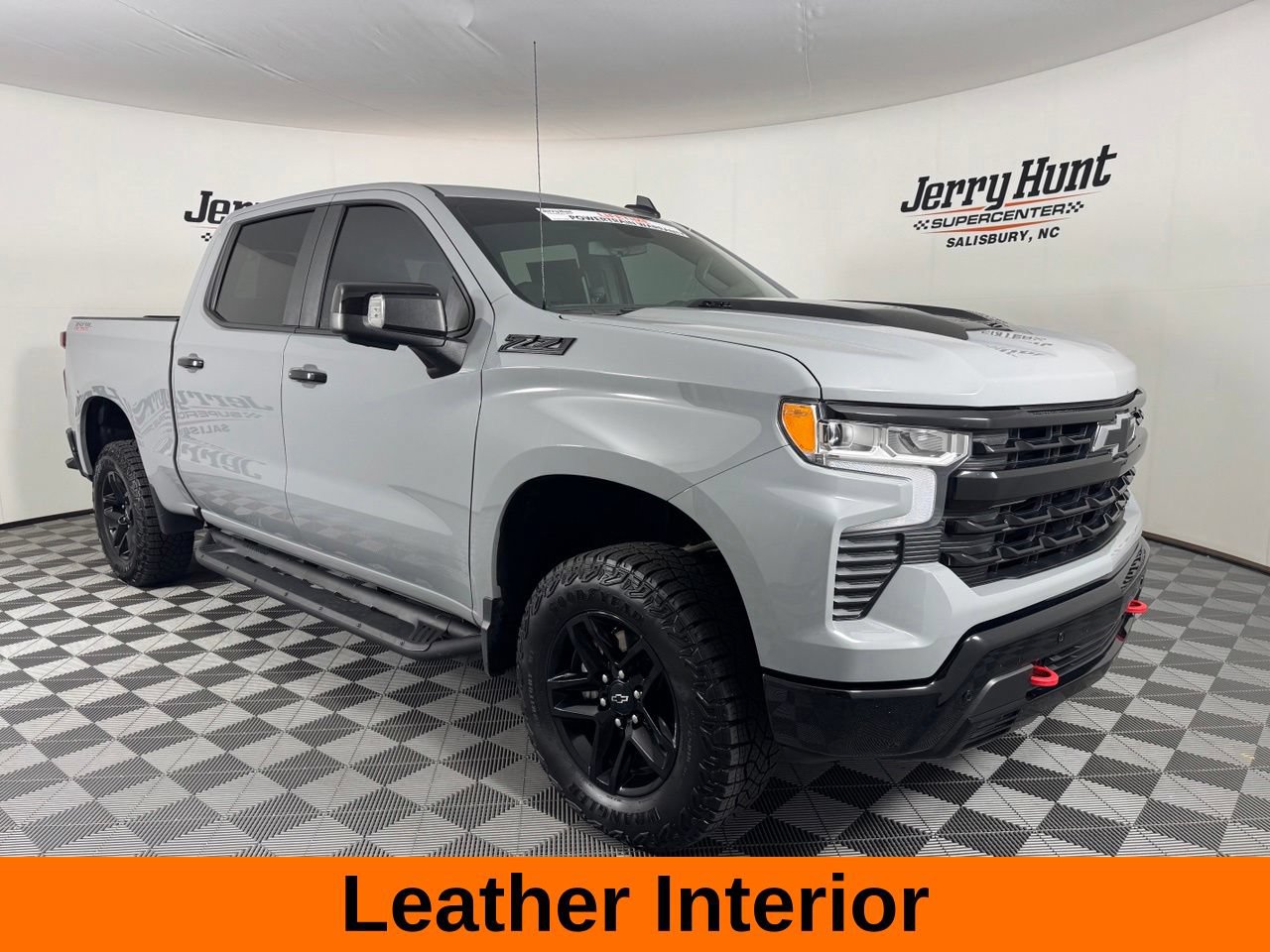 Used 2024 Chevrolet Silverado 1500 LT Trail Boss w/ Convenience Package II AWD/4WD image 6