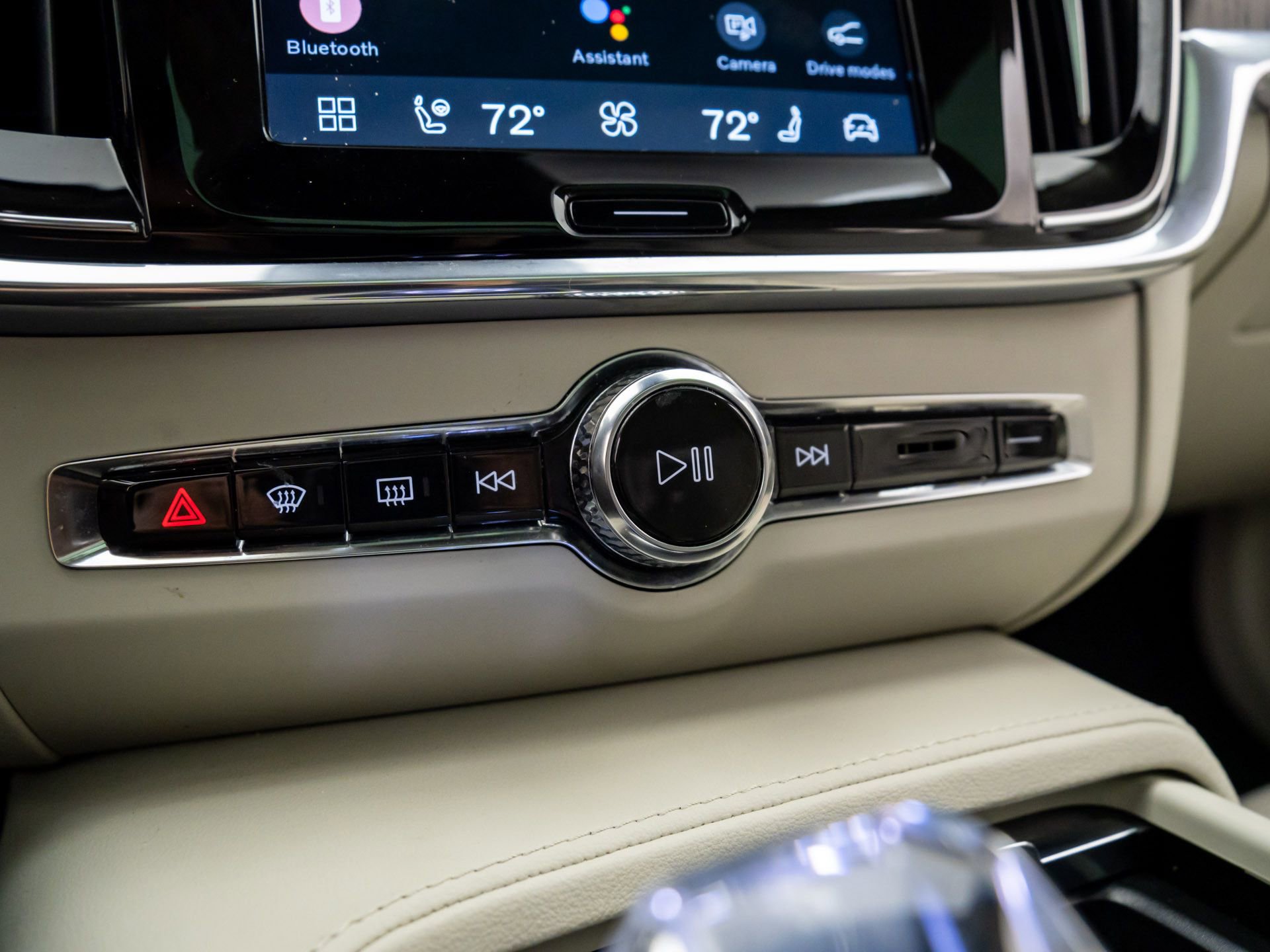 Used 2023 Volvo S90 B6 Ultimate image 28