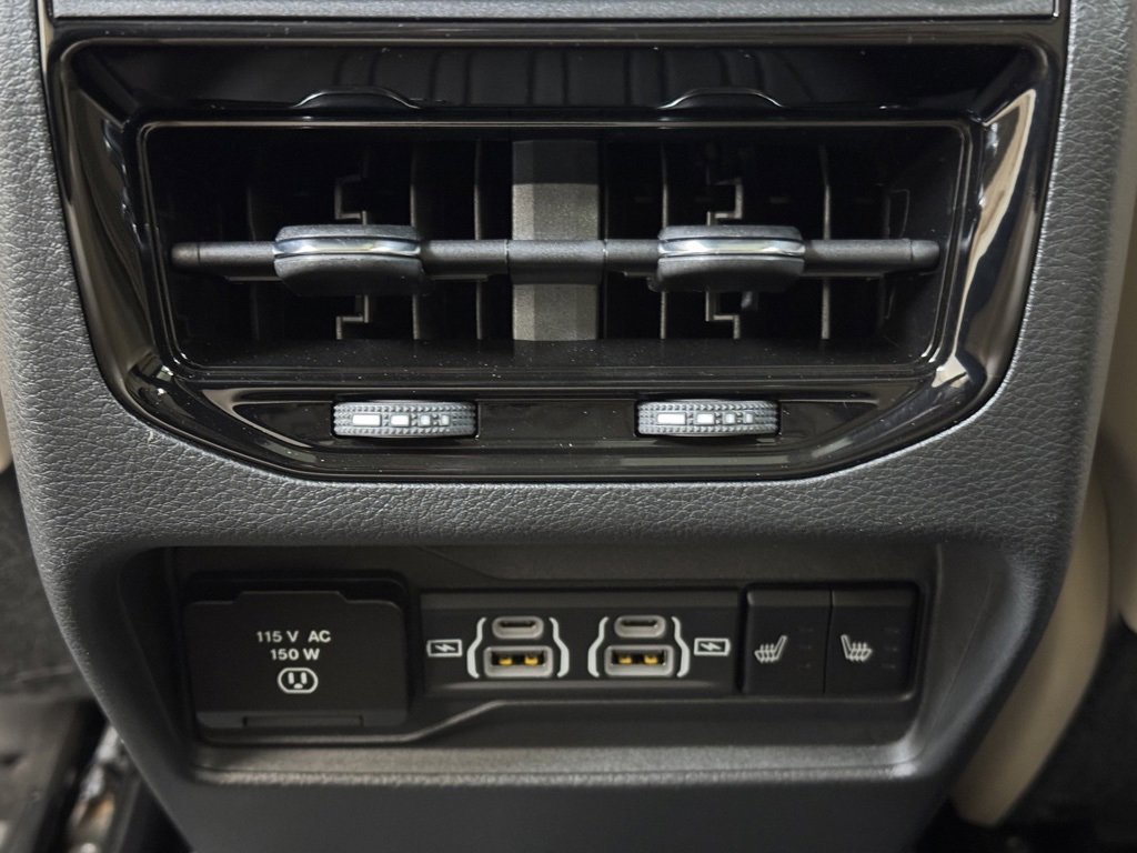 Used 2025 Jeep Grand Cherokee Limited 4xe w/ Luxury Tech Group II image 19