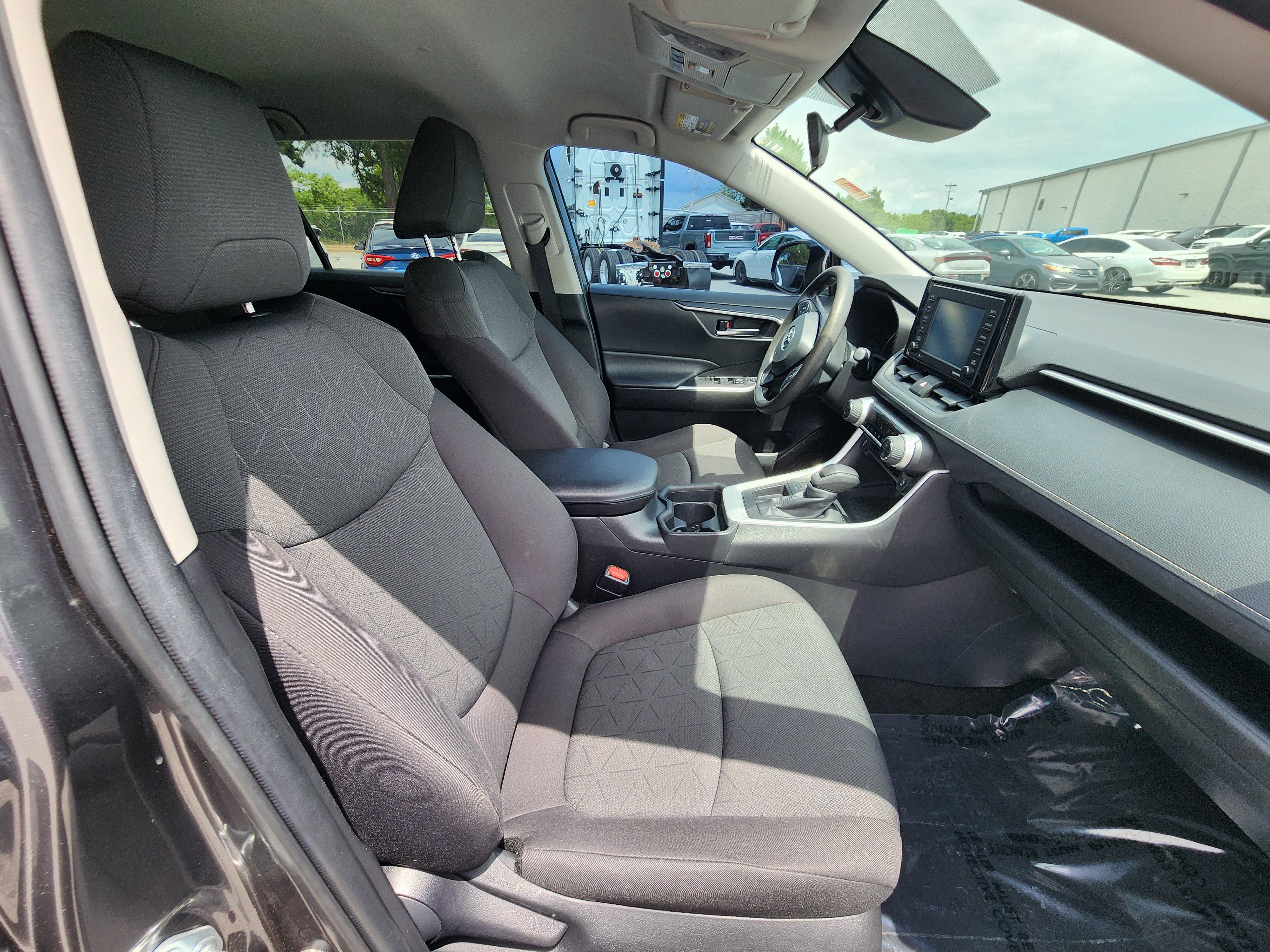 Used 2021 Toyota RAV4 XLE FWD image 13