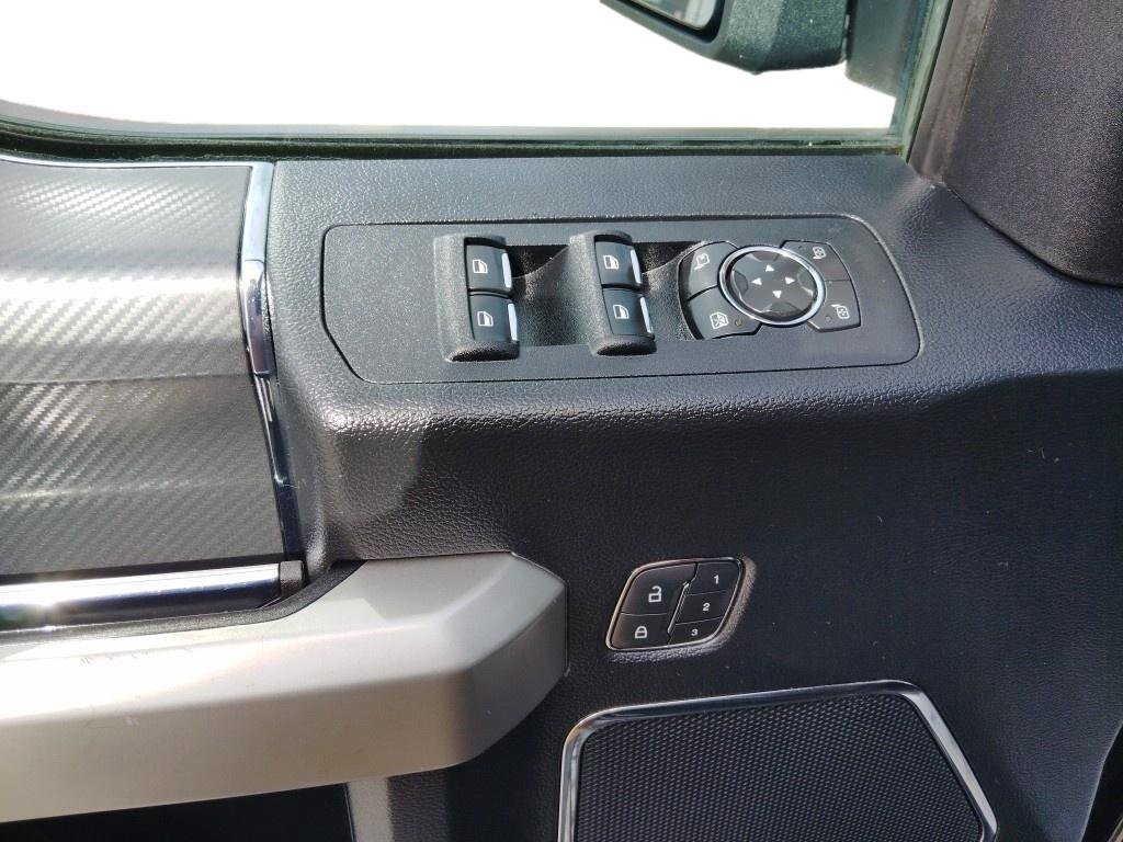 Used 2020 Ford F150 Lariat image 14