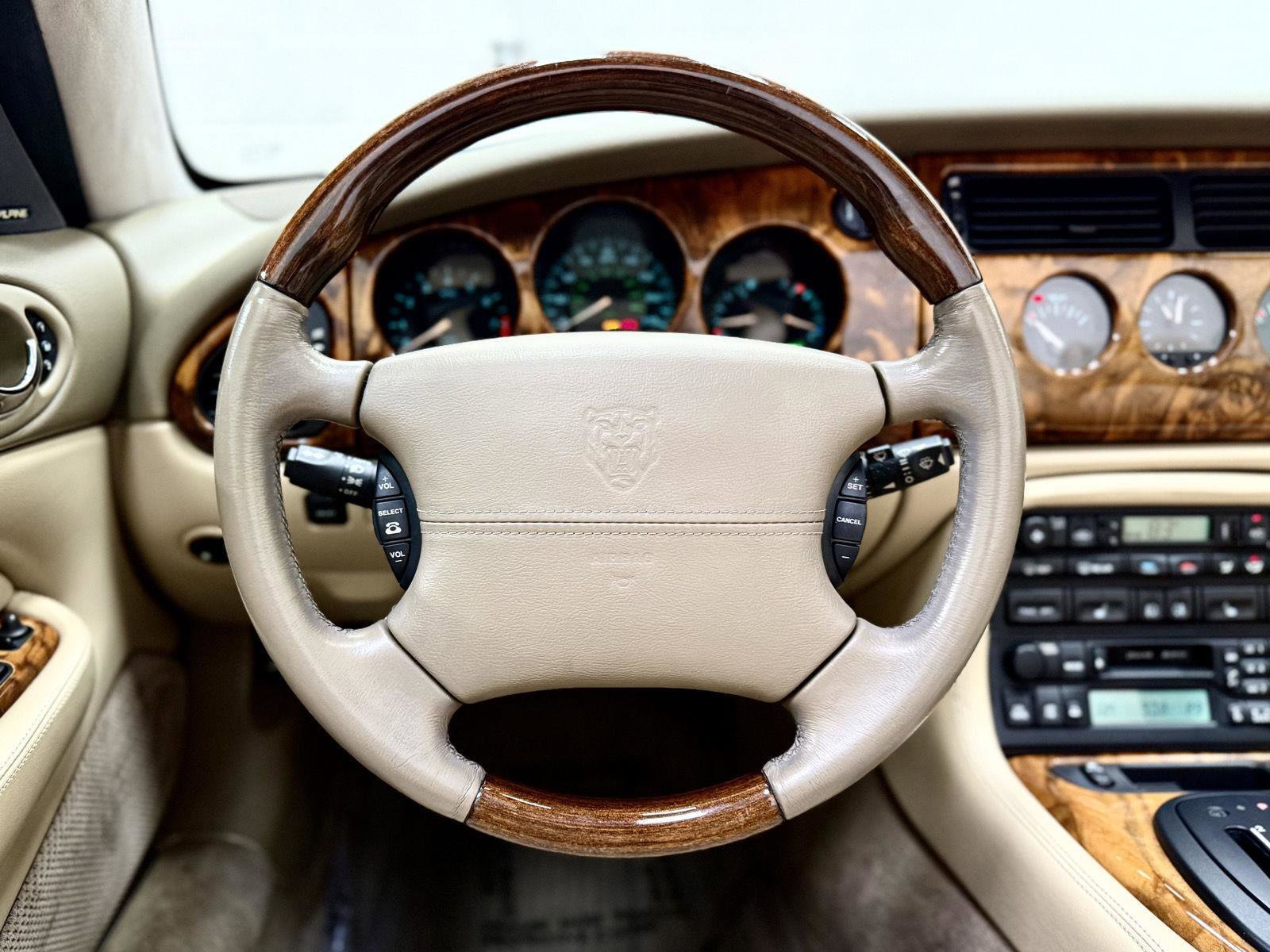 Used 2001 Jaguar XK8 Convertible RWD image 16