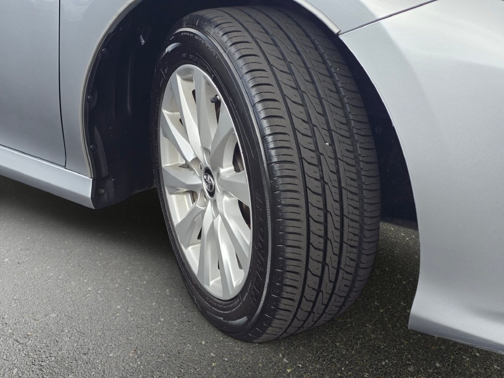 Used 2019 Toyota Camry LE FWD image 32