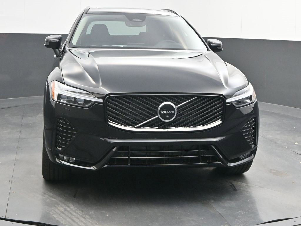 New 2026 Volvo XC60 B5 Plus w/ Climate Package image 2